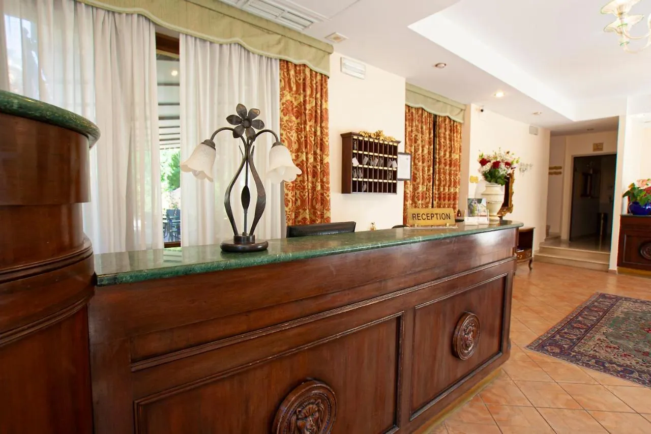Hotel Villa Edera Венеция-Лидо