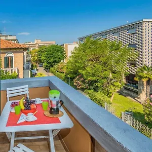 Apartment Bolle Blu, Top